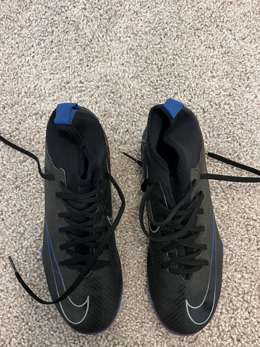🔵NIKE: Boy size 5, Mercurial black & royal blue logo cleats w/ties, preowned🔵